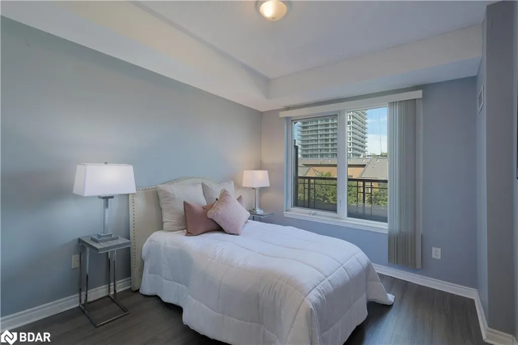385 Prince Of Wales Drive, #307