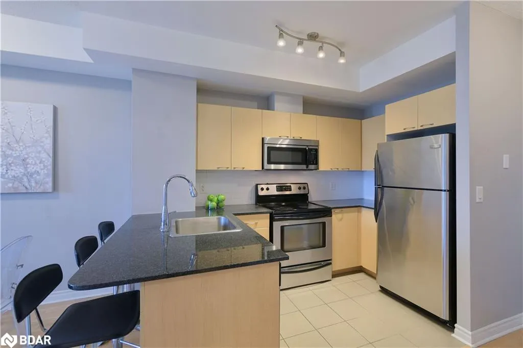 385 Prince Of Wales Drive, #307