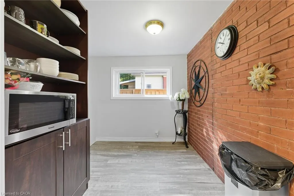 81 Beech Avenue