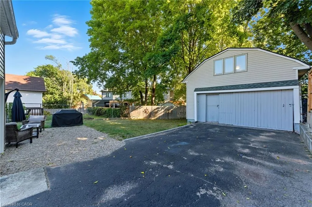 81 Beech Avenue