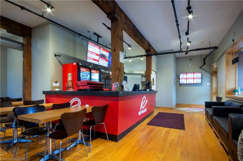 15-21 Wellington Street N