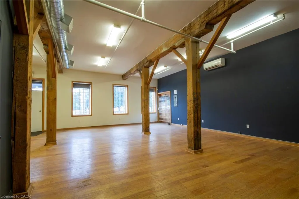 15-21 Wellington Street N