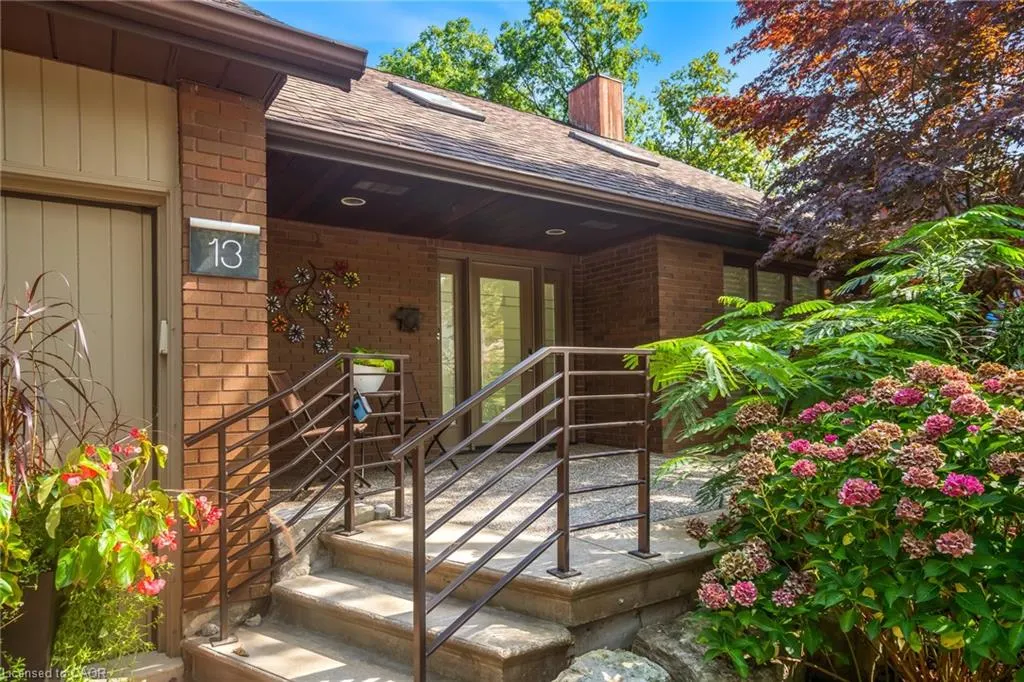 13 Oak Drive