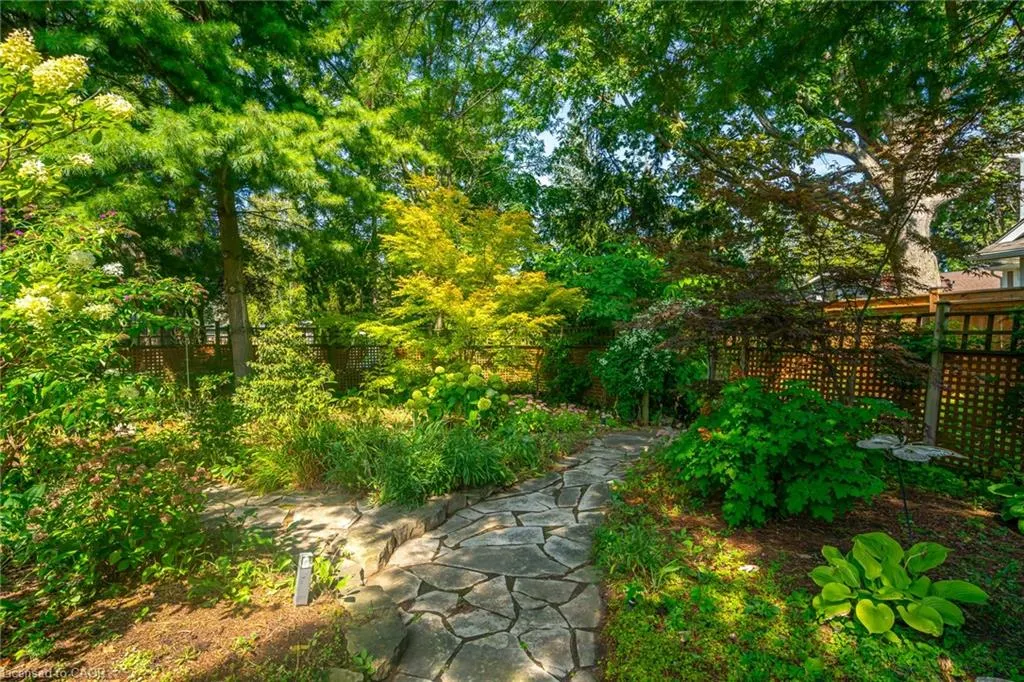 13 Oak Drive