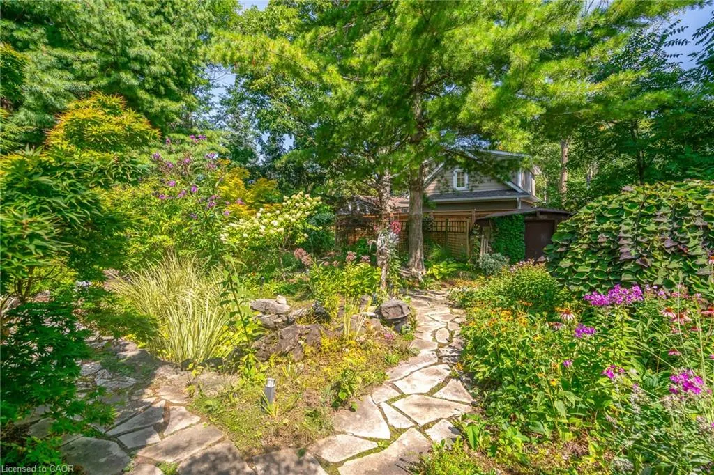 13 Oak Drive