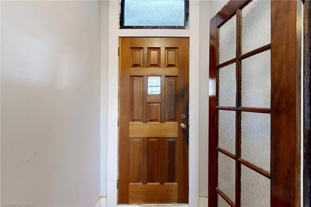 206 Locke Street N