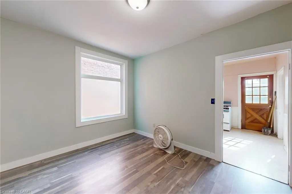 206 Locke Street N