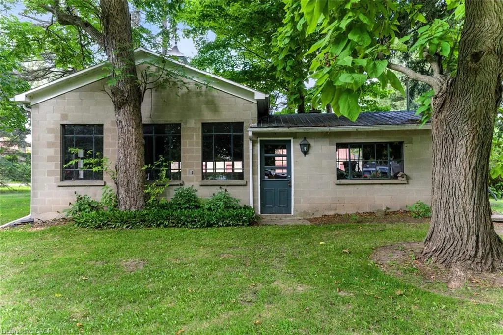 561 7th Concession Road E