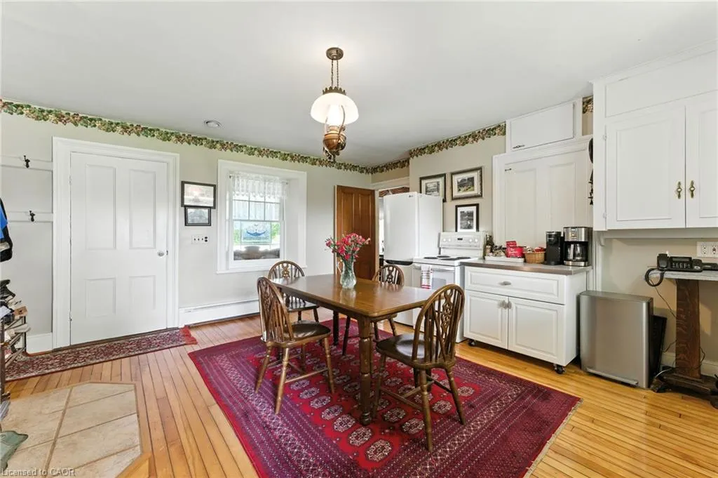 561 7th Concession Road E