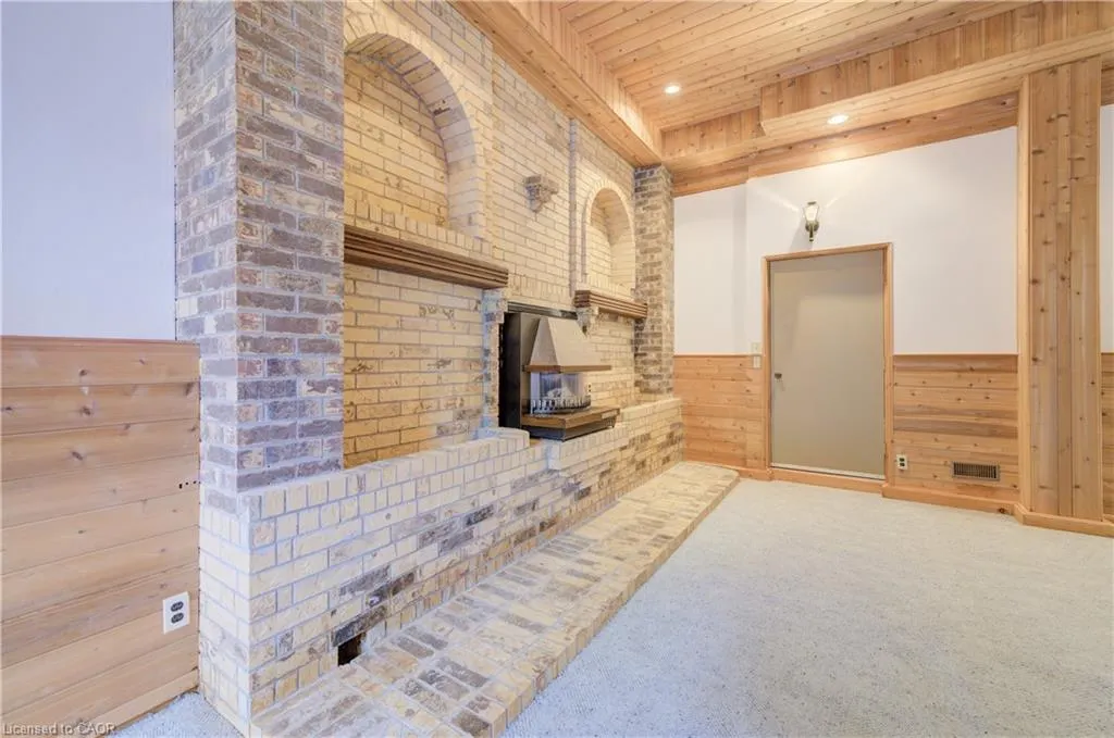 391 Northlake Drive