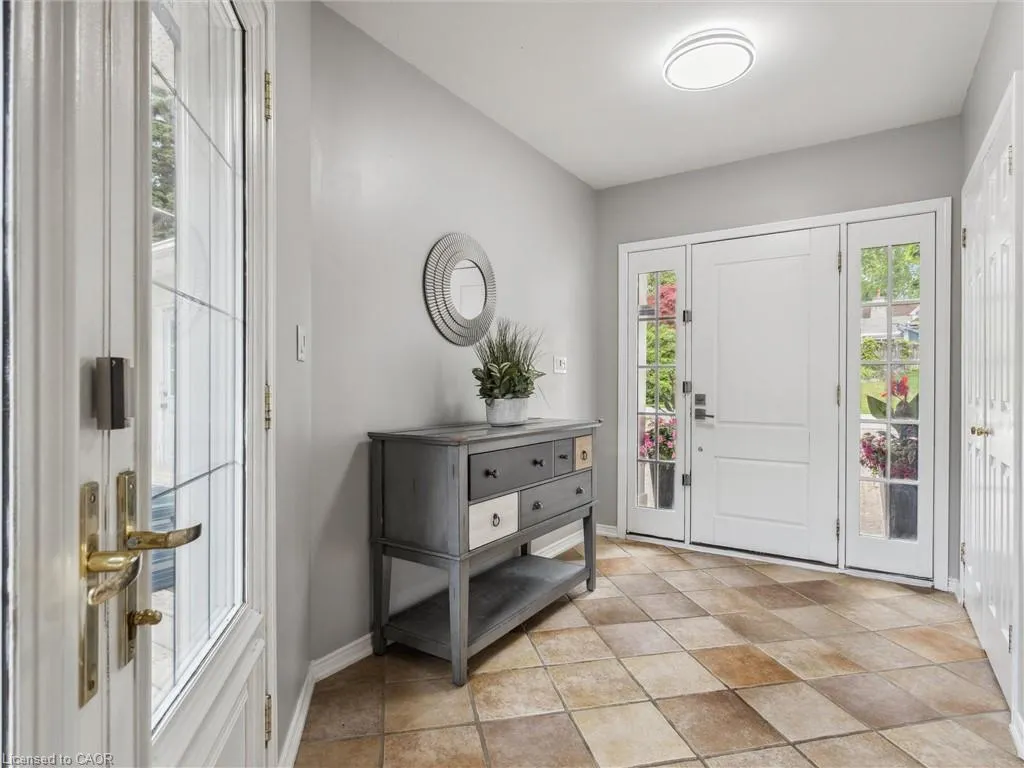 222 Alscot Crescent