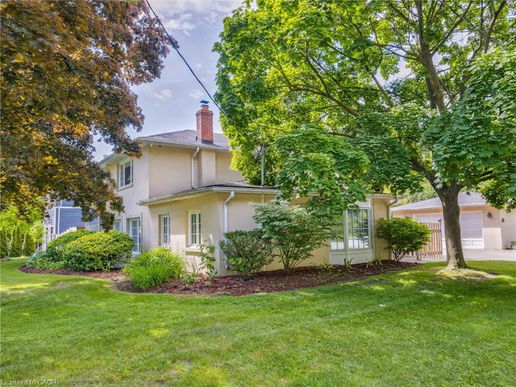 222 Alscot Crescent