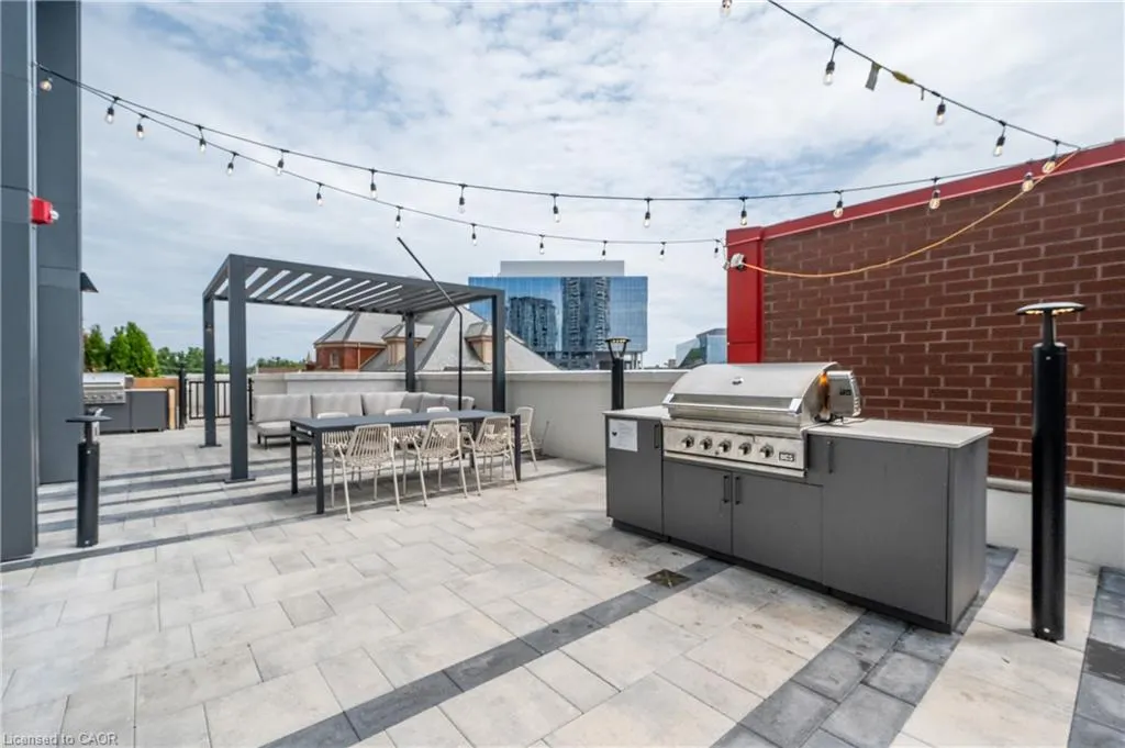 25 Wellington Street S, #2714