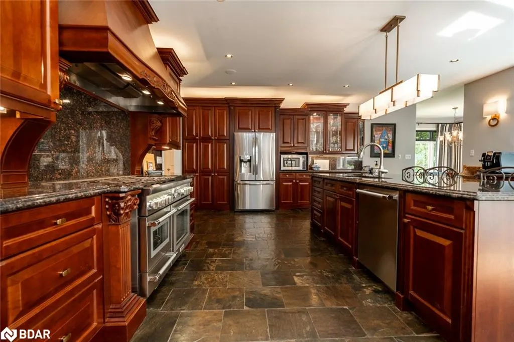 7 Maple Ridge Road