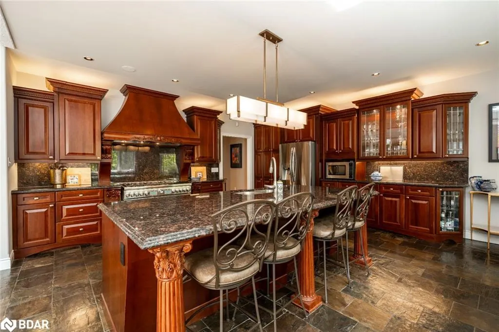 7 Maple Ridge Road