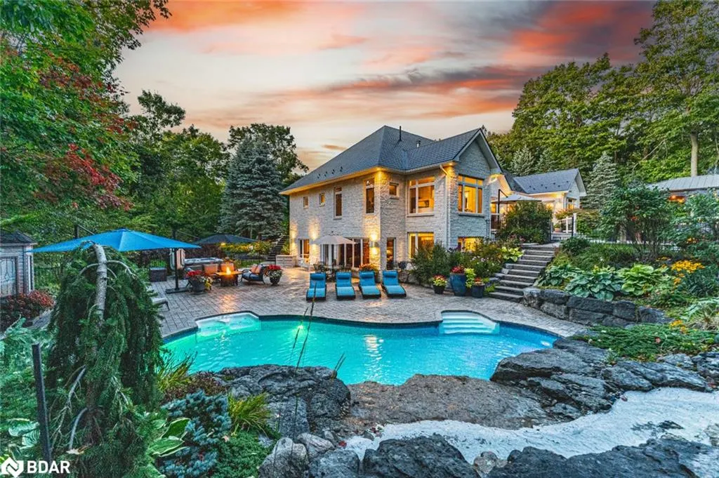 7 Maple Ridge Road