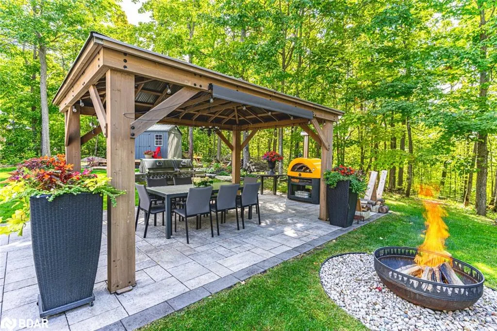 7 Maple Ridge Road