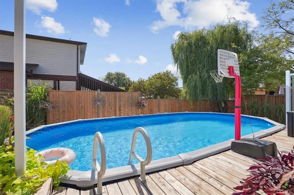 4577 St. Volodymyr Crescent