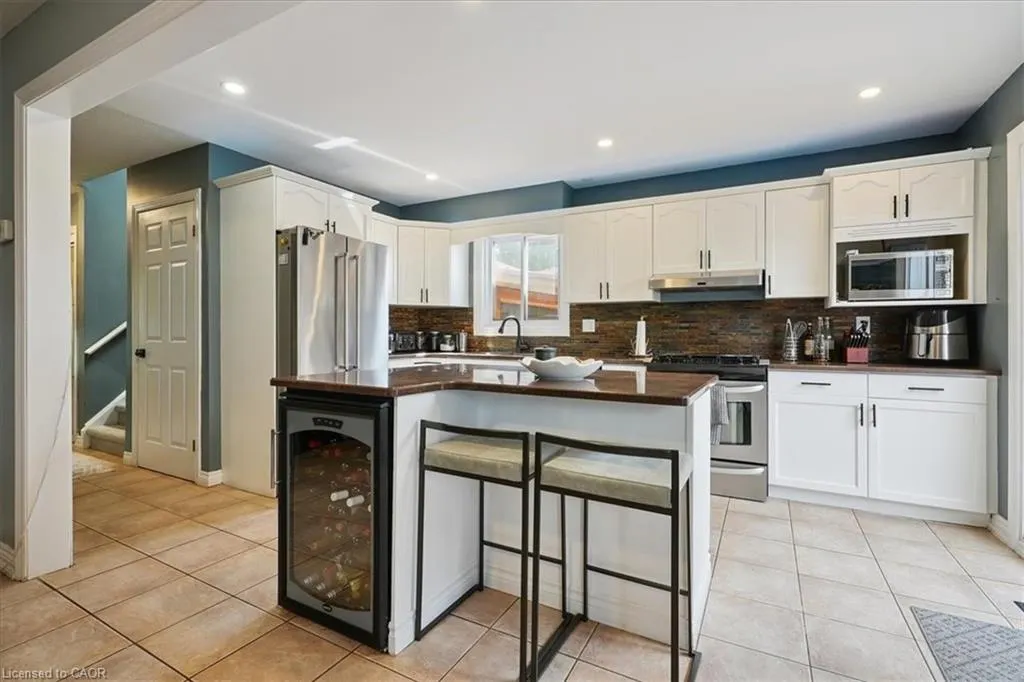 4577 St. Volodymyr Crescent