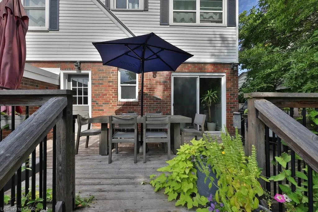 886 Whitney Drive