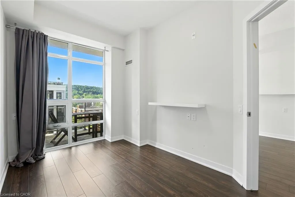 85 Robinson Street, #902