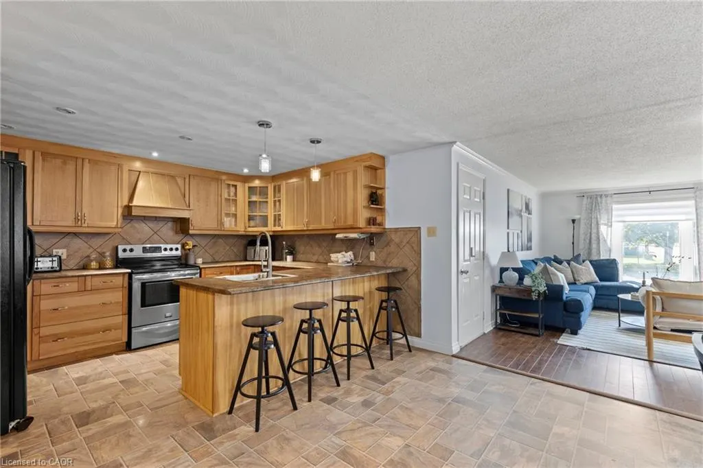 15 Oak Avenue, #a