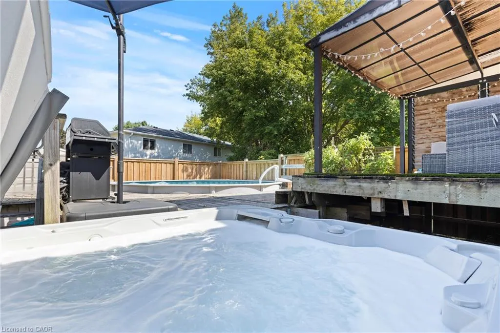 15 Oak Avenue, #a
