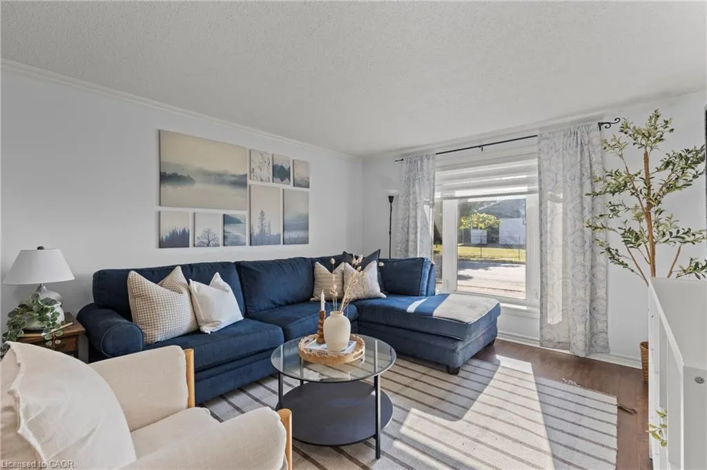 15 Oak Avenue, #a