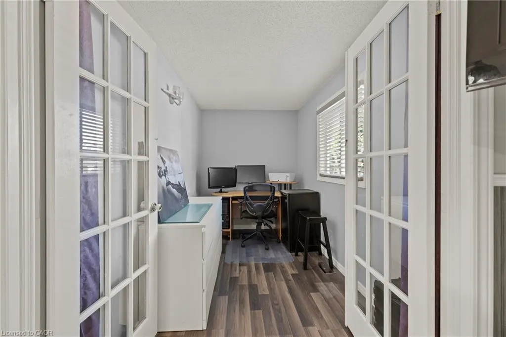 15 Oak Avenue, #a