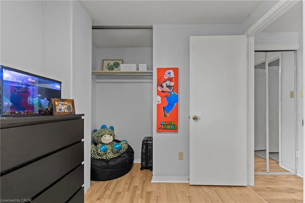 15 Oak Avenue, #a