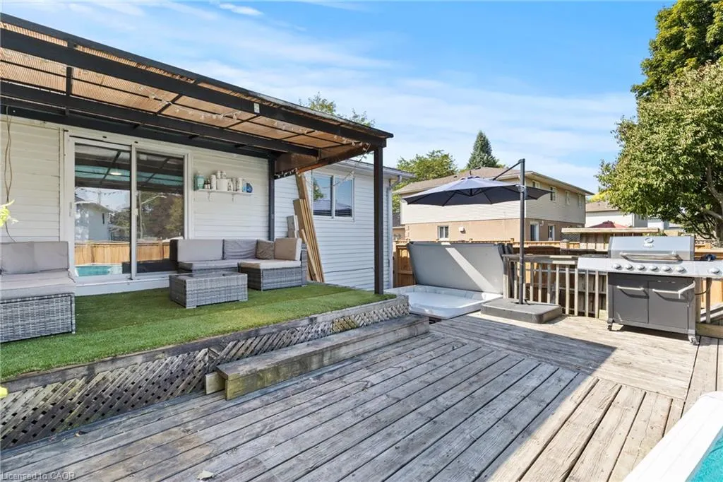 15 Oak Avenue, #a