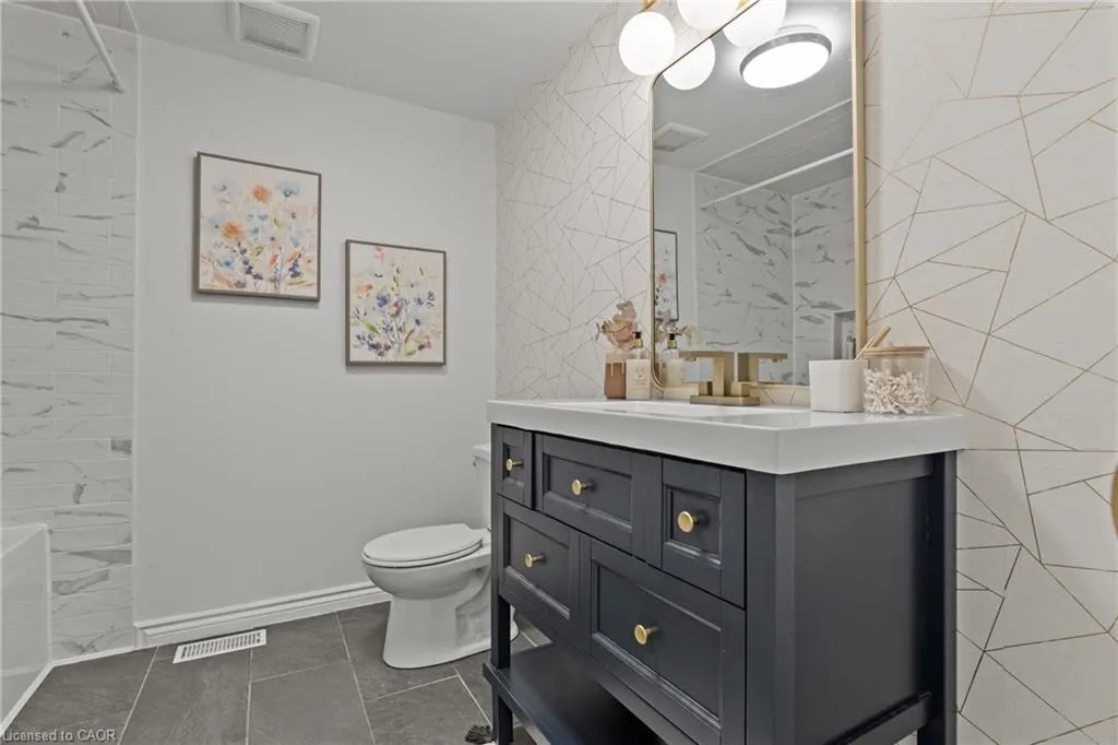 15 Oak Avenue, #a
