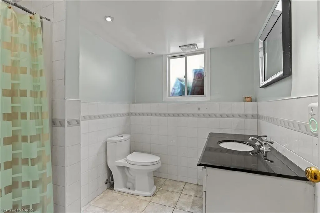 15 Oak Avenue, #a