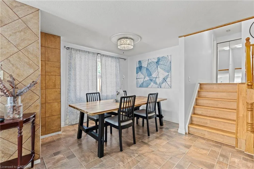 15 Oak Avenue, #a