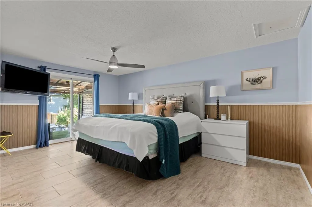 15 Oak Avenue, #a