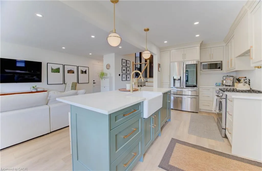 76 Kenwood Drive