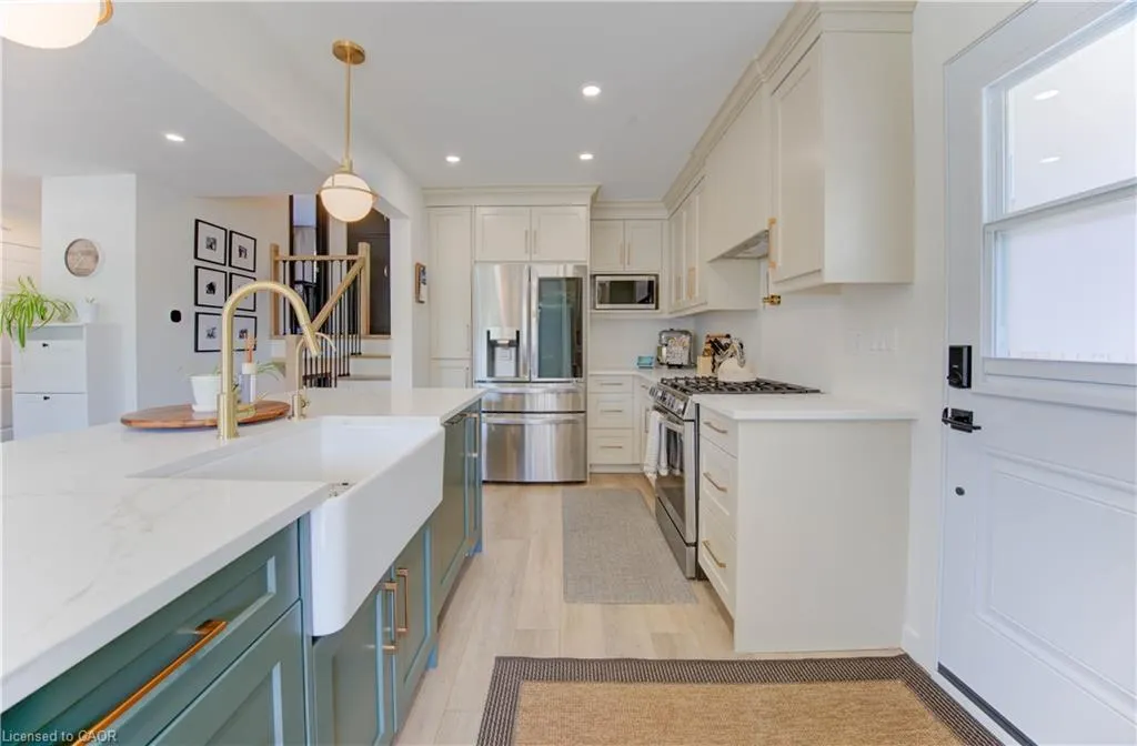 76 Kenwood Drive