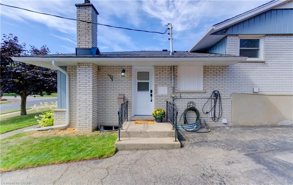 76 Kenwood Drive