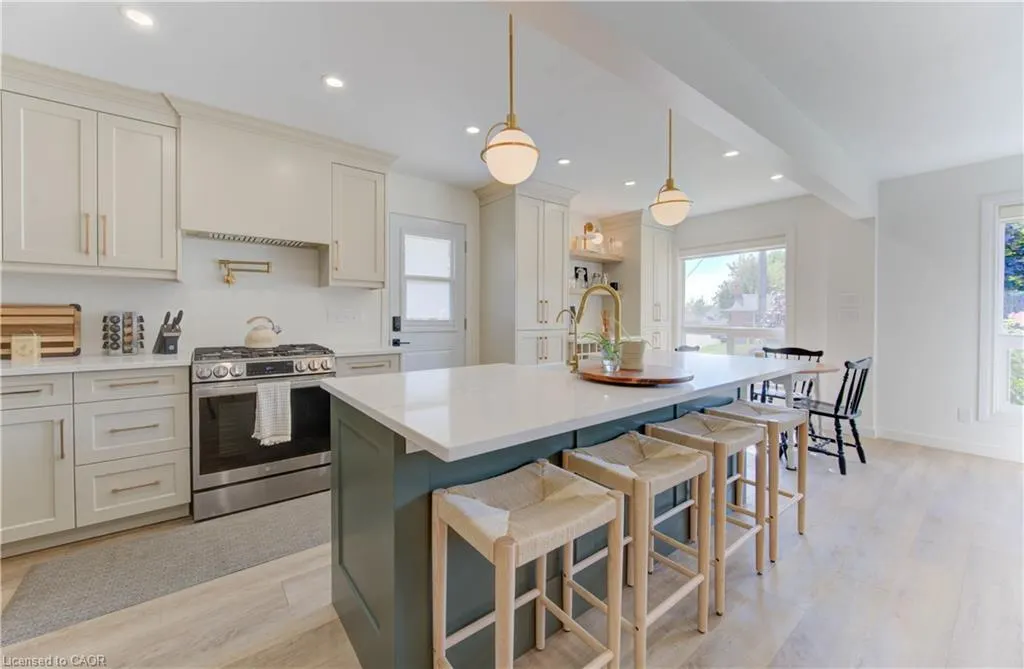 76 Kenwood Drive