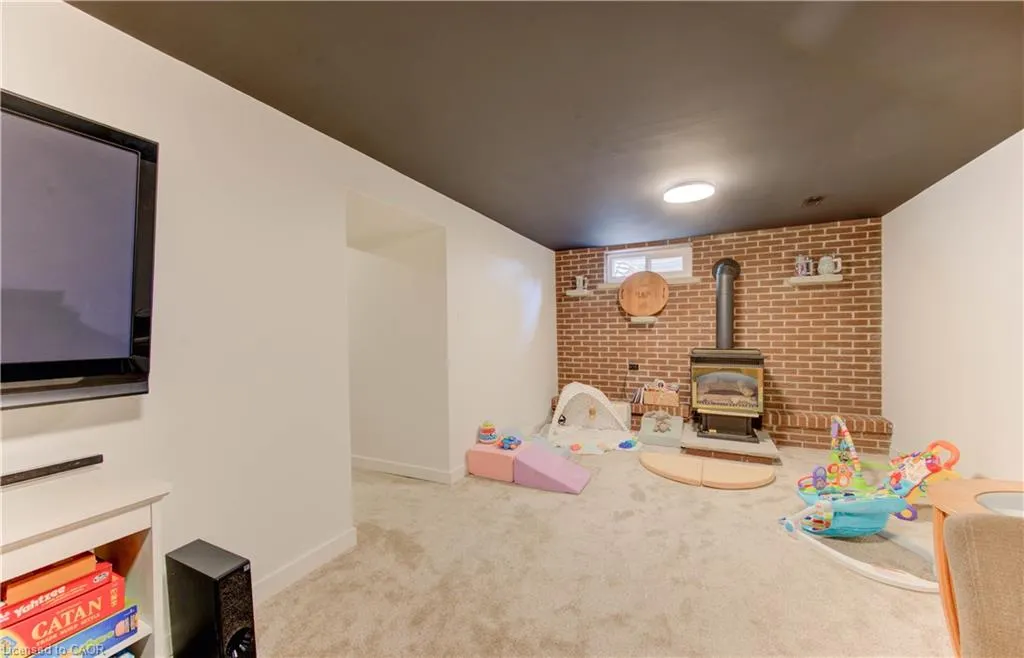76 Kenwood Drive