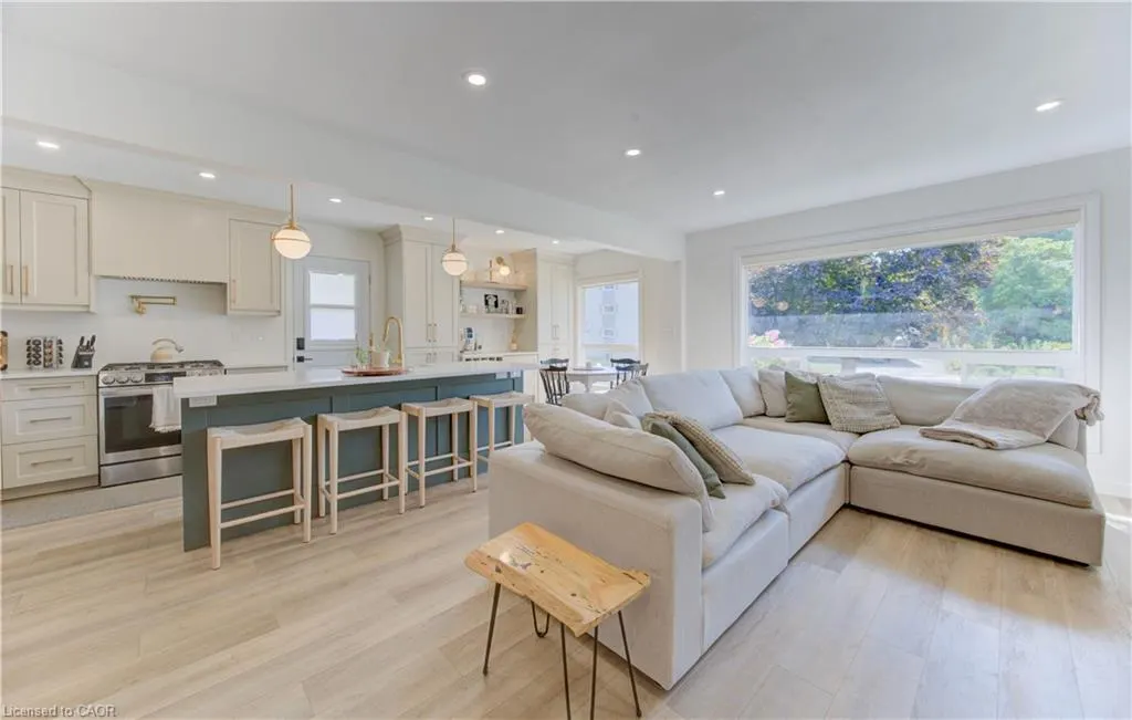 76 Kenwood Drive