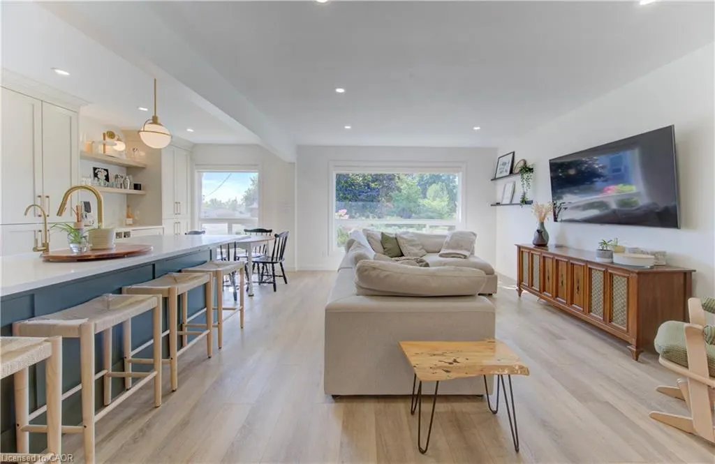 76 Kenwood Drive