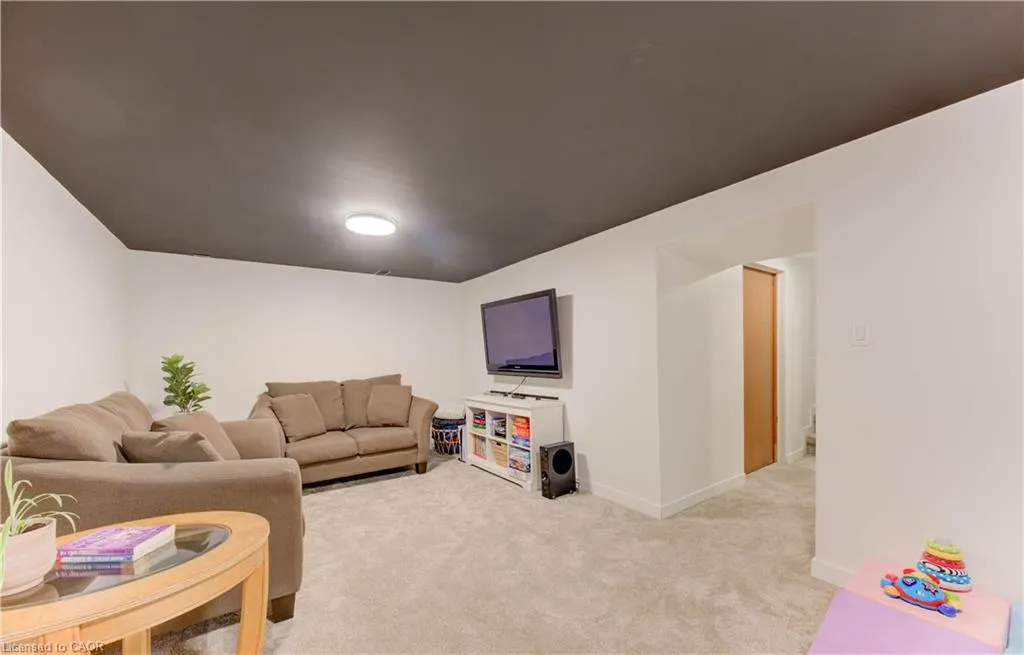 76 Kenwood Drive