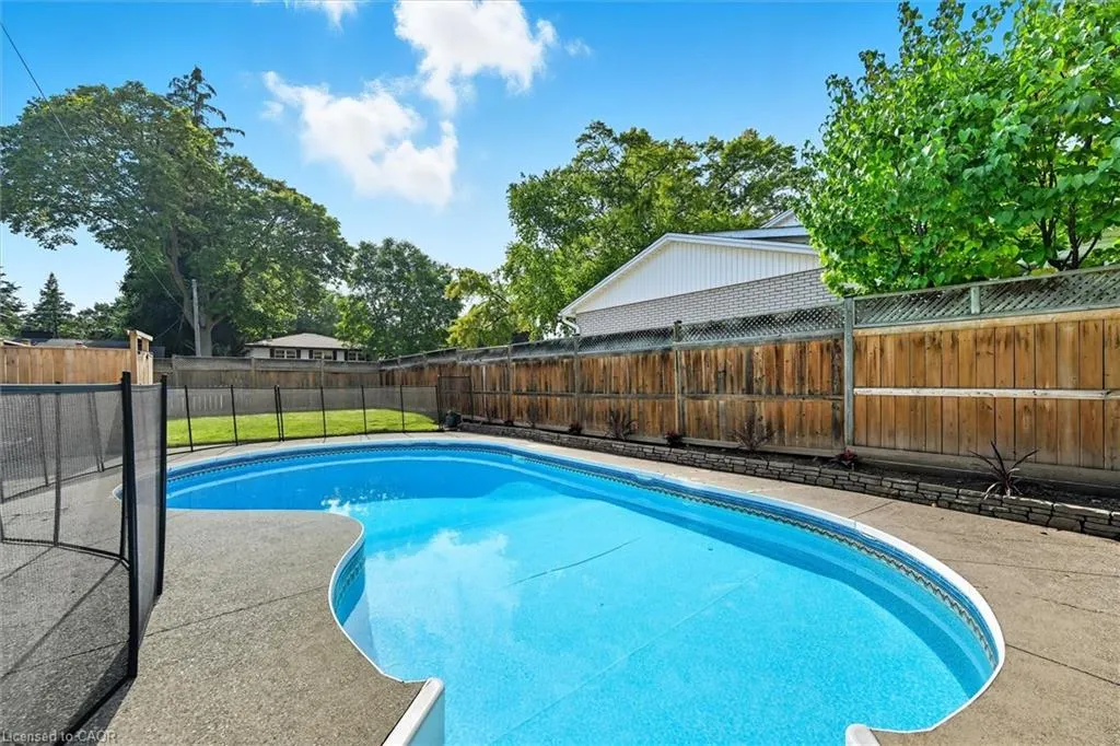 641 Holt Drive