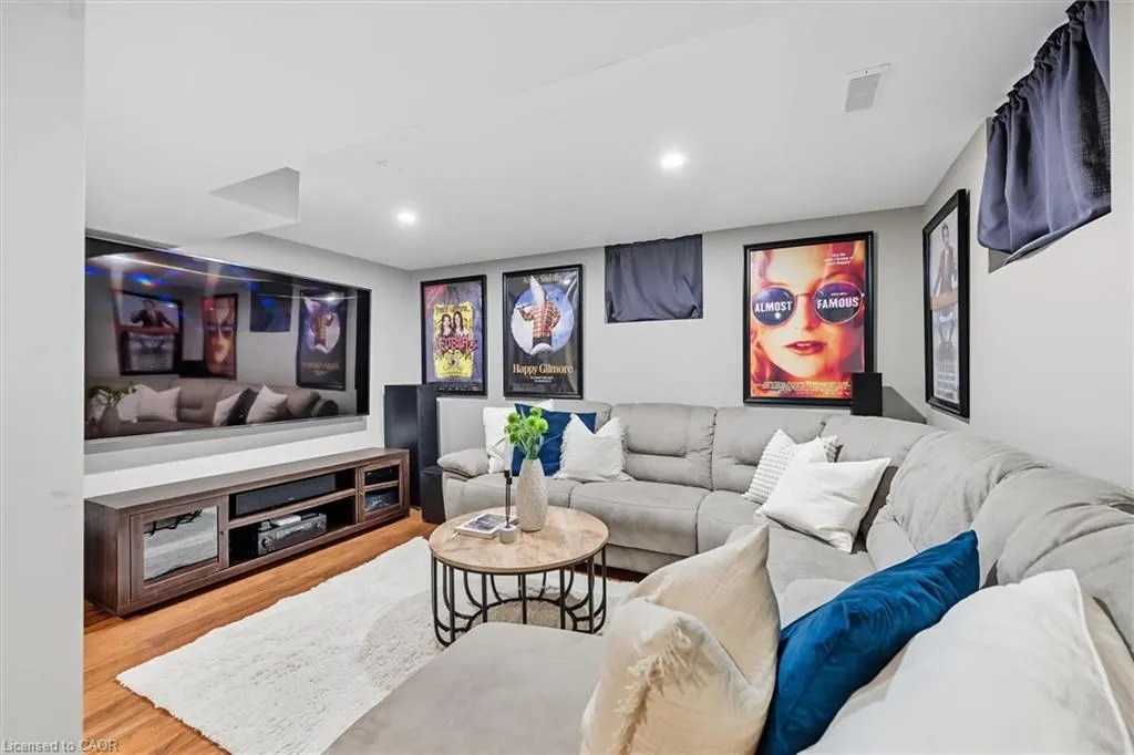 641 Holt Drive