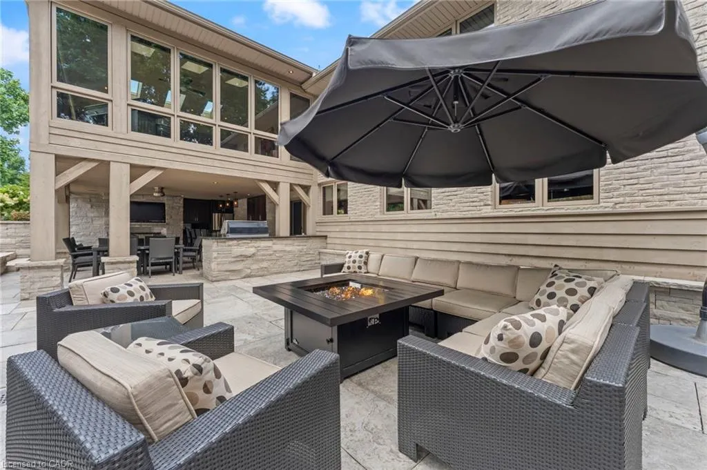 25 Sunset Drive