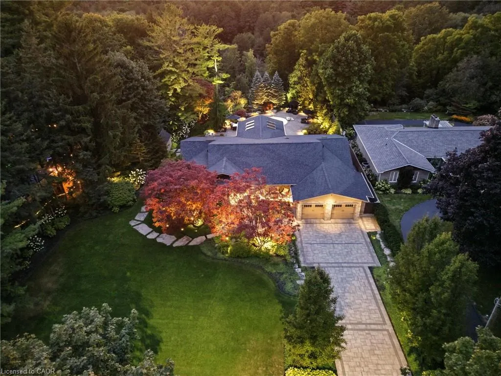 25 Sunset Drive