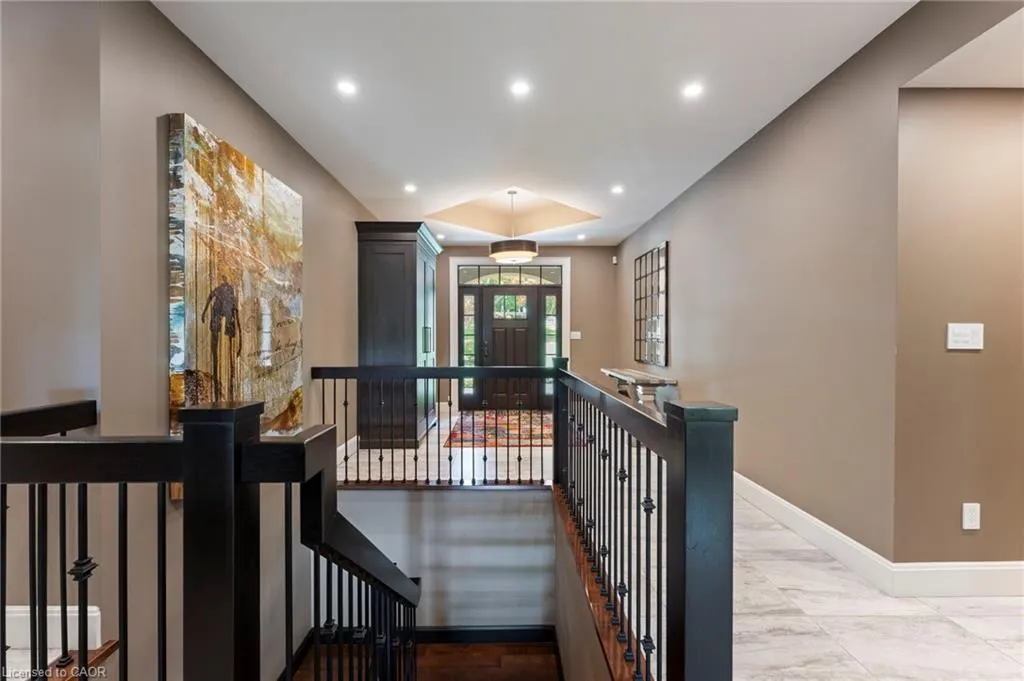 25 Sunset Drive