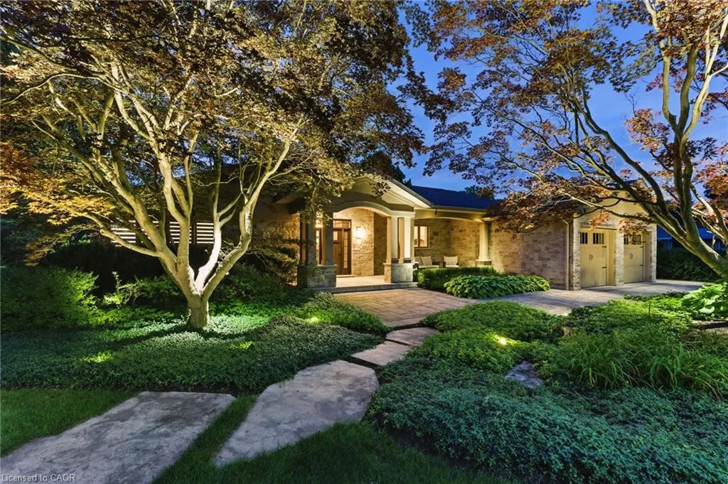 25 Sunset Drive