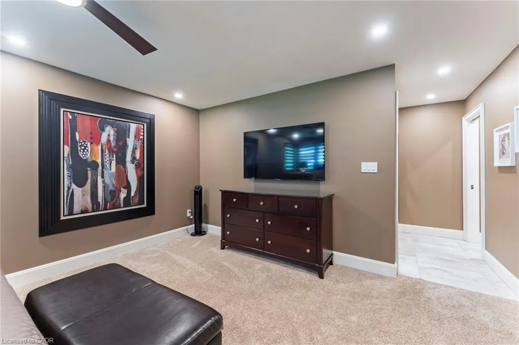 25 Sunset Drive